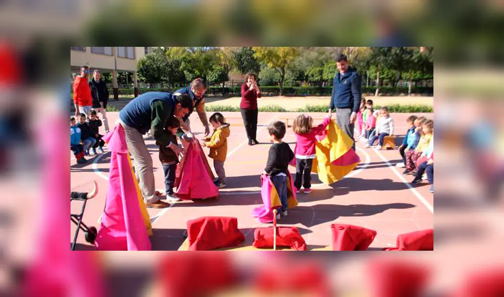 Niños de 3, 4 y 5 años reciben el curso que es dictado por el torero Eduardo Dávila Miura. Niños de 3, 4 y 5 años reciben el curso que es dictado por el torero Eduardo Dávila Miura.