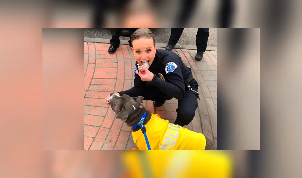 Inlcuso, disfrutó del clásico postre consumido por agentes durante sus jornadas de patrullaje. (Captura: Facebooki) Inlcuso, disfrutó del clásico postre consumido por agentes durante sus jornadas de patrullaje. (Captura: Facebooki)