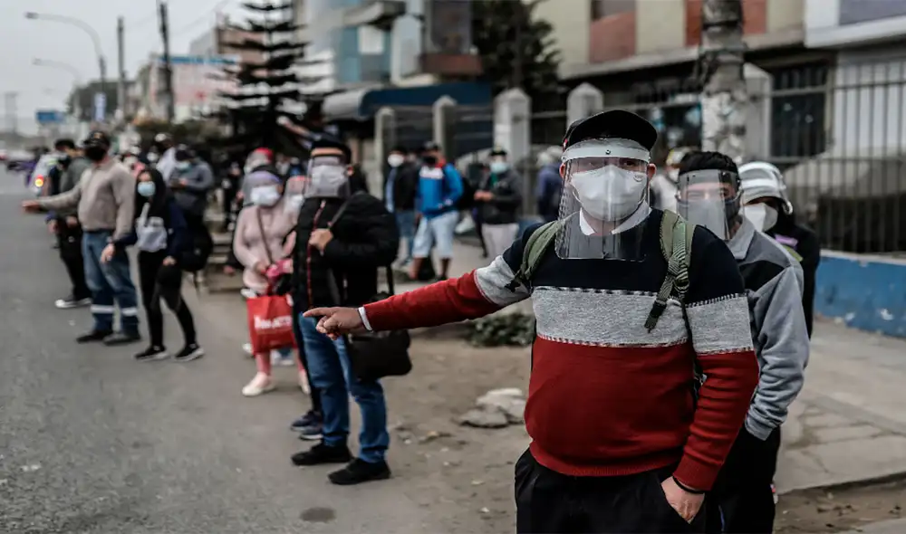 Varios países han sugerido el uso cotidiano de protectores faciales para que haya menos casos positivos de coronavirus. Foto: Aldair Mejía/La República