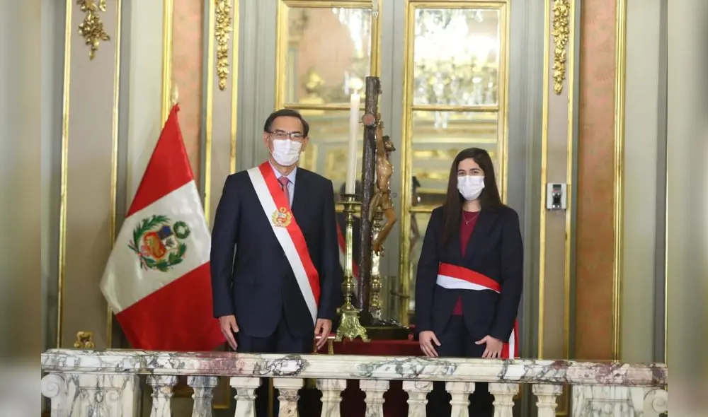 Vizcarra tomó juramento al nuevo gabinete ministerial. Vizcarra tomó juramento al nuevo gabinete ministerial.