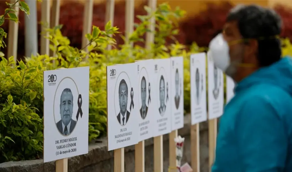 El Colegio Médico del Perú informó la muerte de 70 médicos fallecidos a causa de la COVID-19, hasta inicios de julio. Foto: Paolo Aguilar / EFE El Colegio Médico del Perú informó la muerte de 70 médicos fallecidos a causa de la COVID-19, hasta inicios de julio. Foto: Paolo Aguilar / EFE