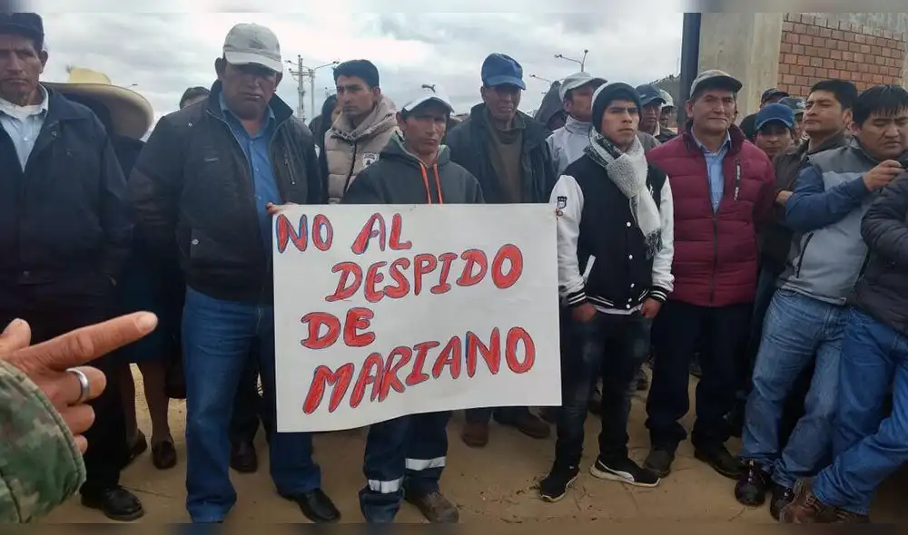 Comuneros protestan por despido de gerente de minera