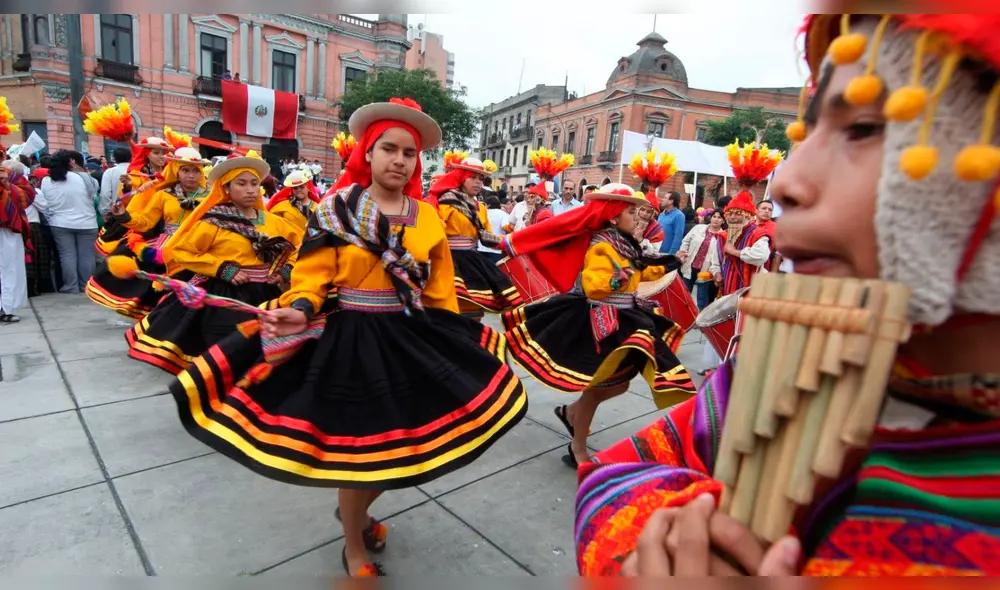 Aprueban por unanimidad incorporar el folclore en la enseñanza escolar  