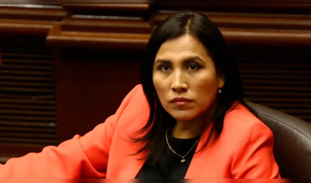 Flor Pablo niega que su esposo haya hecho consultorías para el Minedu [VIDEO]