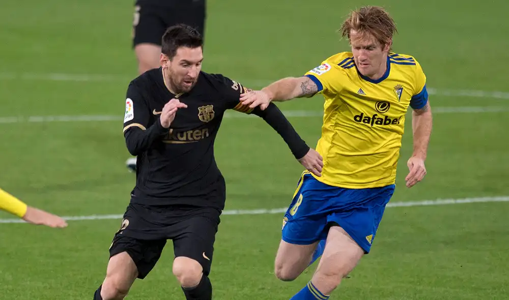 Barcelona y Cádiz se enfrentan por la fecha 12 de LaLiga Santander. Foto: AFP