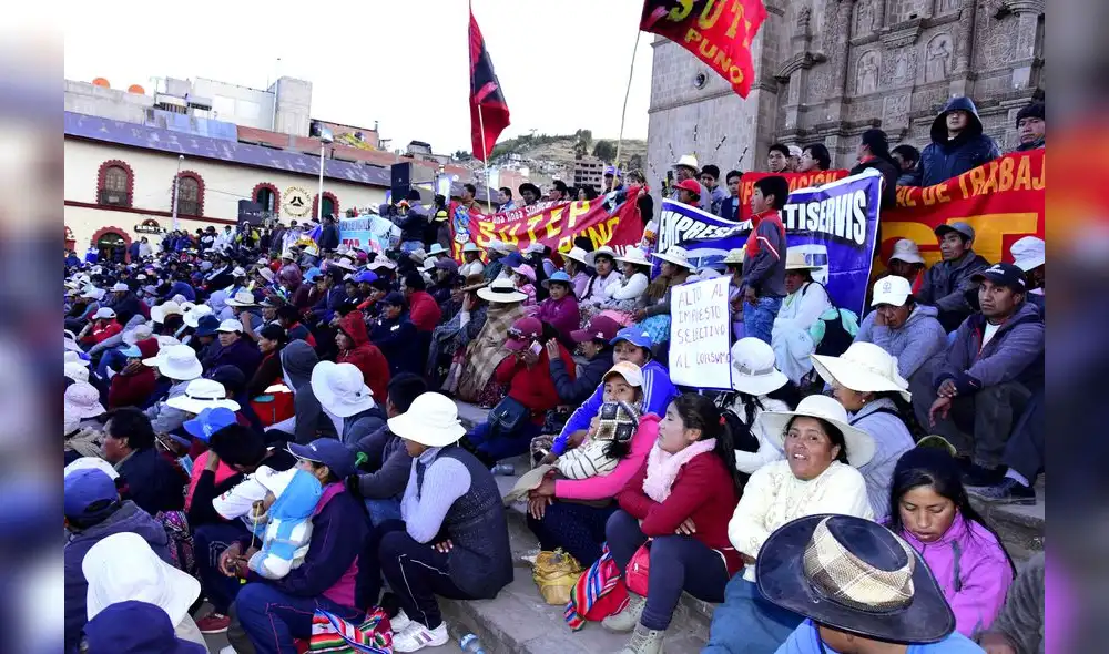Paro total en Puno y Juliaca contra el alza del precio de combustibles