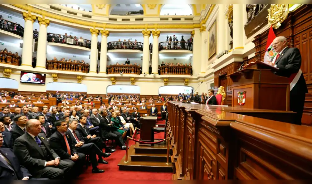 71% de peruanos cree que se debe investigar a PPK antes de vacarlo