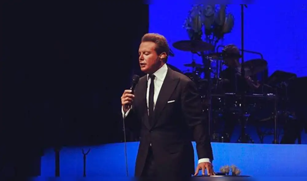 ¿Luis Miguel cantó ebrio en concierto? [VIDEOS]