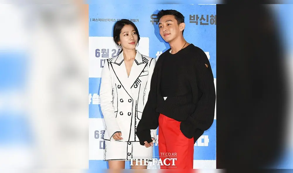 Desliza para ver más fotos de
Park Shin Hye y Yoo Ah In en la conferencia de prensa de la película coreana #Alive. Créditos: The Fact Desliza para ver más fotos de
Park Shin Hye y Yoo Ah In en la conferencia de prensa de la película coreana #Alive. Créditos: The Fact