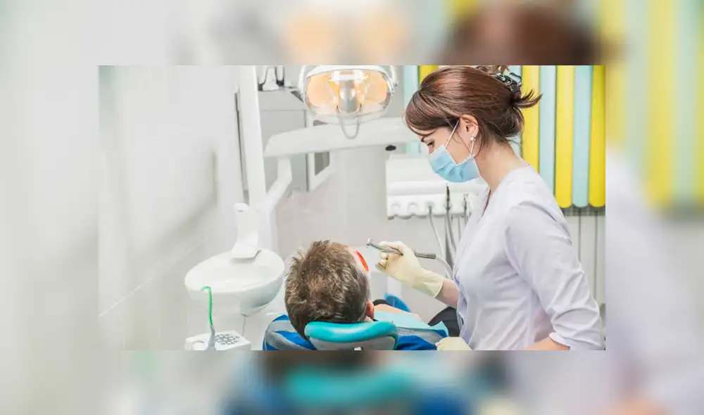 Al pasar más tiempo en el hogar y bajo la influencia de una situación catastrófica, las personas comienzan a presentar ansiedad y pesadillas, lo que les lleva a rechinar los dientes, indicó la odontóloga. Al pasar más tiempo en el hogar y bajo la influencia de una situación catastrófica, las personas comienzan a presentar ansiedad y pesadillas, lo que les lleva a rechinar los dientes, indicó la odontóloga.