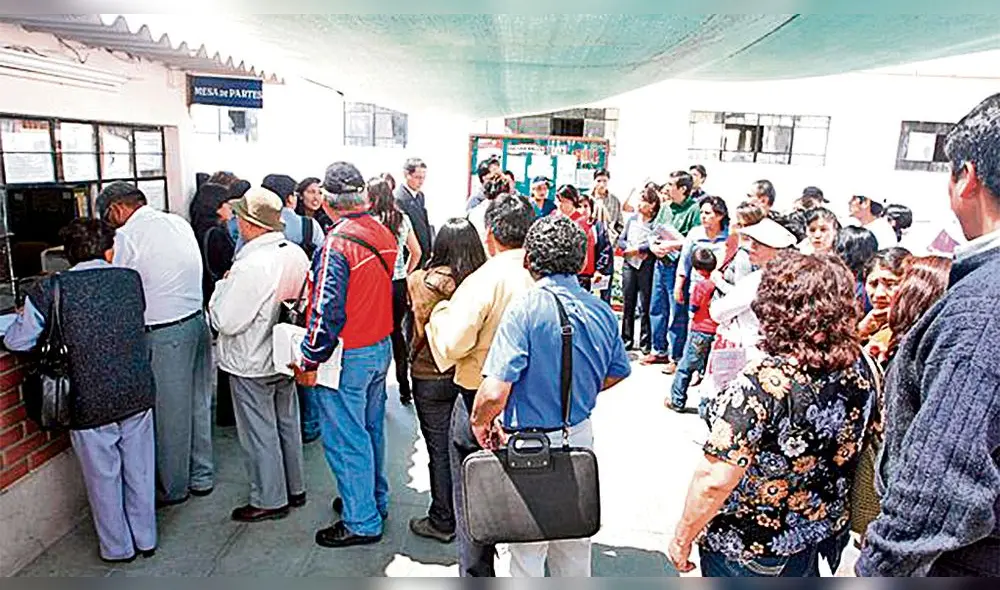 realidad. Al cerrar colegios particulares, docentes se quedaron sin empleo. realidad. Al cerrar colegios particulares, docentes se quedaron sin empleo.