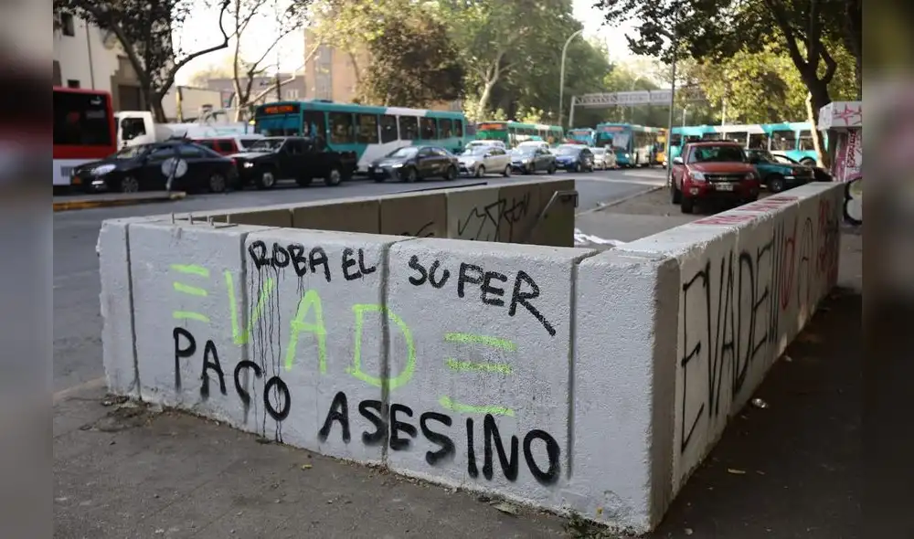 Las fotos que reflejan un Chile en crisis y colapsado por la violencia. Fotos: Jorge Cerdán Las fotos que reflejan un Chile en crisis y colapsado por la violencia. Fotos: Jorge Cerdán
