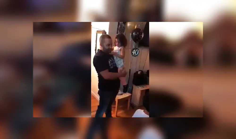 Desliza las imágenes para conocer un poco más sobre este emotivo video viral de Facebook, el cual muestra el emotivo reencuentro entre un hombre y su querida madre. Foto: Captura. Desliza las imágenes para conocer un poco más sobre este emotivo video viral de Facebook, el cual muestra el emotivo reencuentro entre un hombre y su querida madre. Foto: Captura.