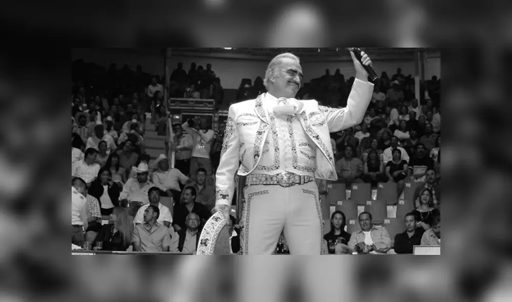 Es la tercera vez que Vicente Fernández enfrenta un episodio de cáncer. (FOTOS: Twitter) Es la tercera vez que Vicente Fernández enfrenta un episodio de cáncer. (FOTOS: Twitter)