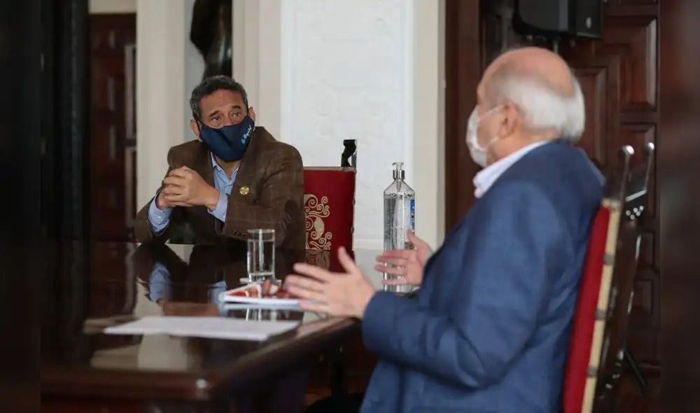 Pedro Cateriano junto a Mesías Guevara, presidente de Acción Popular. Foto: PCM. Pedro Cateriano junto a Mesías Guevara, presidente de Acción Popular. Foto: PCM.