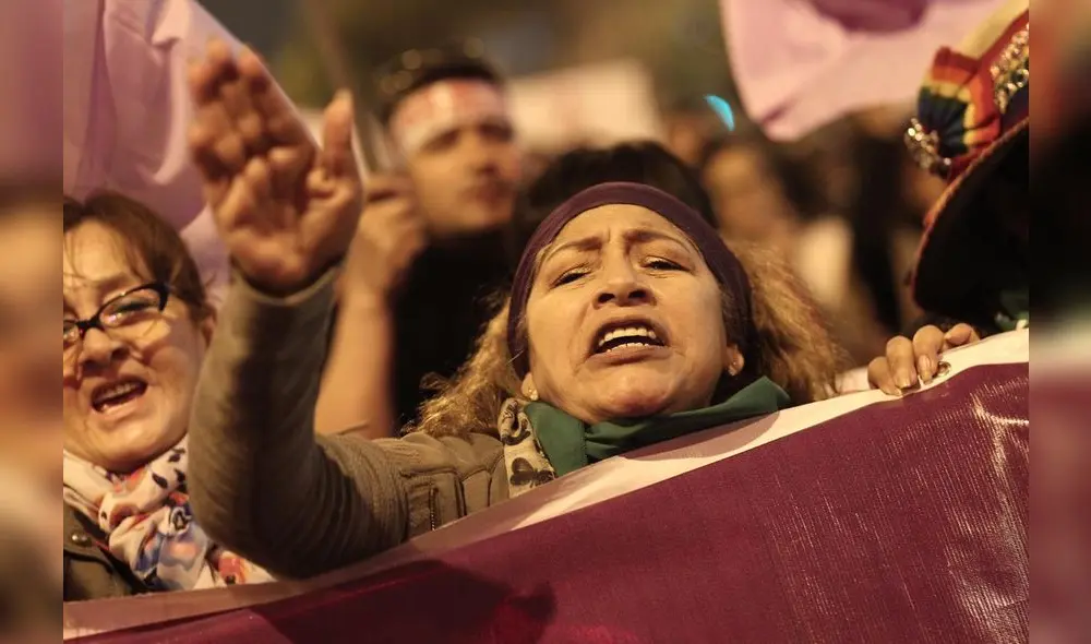 Ciudadanía marchó este jueves en respaldo al cierre del Congreso