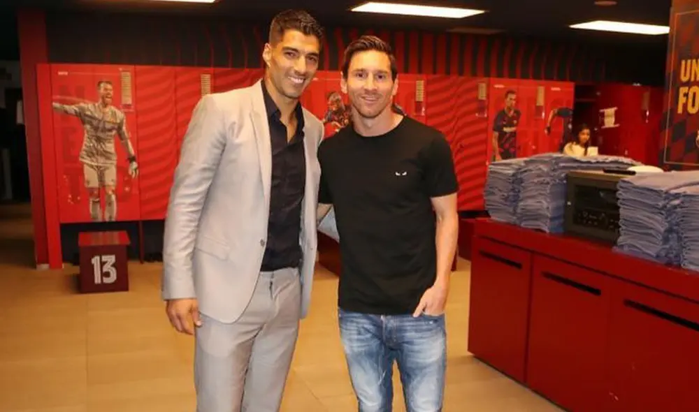 Luis Suárez posa junto a Lionel Messi en el vestuario del Barcelona durante la despedida del jugador uruguayo. Foto: Instagram Leo Messi