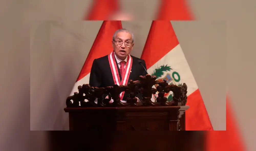 Constitucionalista señala que hubo “irregularidad” en juramentación de Pedro Chávarry Constitucionalista señala que hubo “irregularidad” en juramentación de Pedro Chávarry