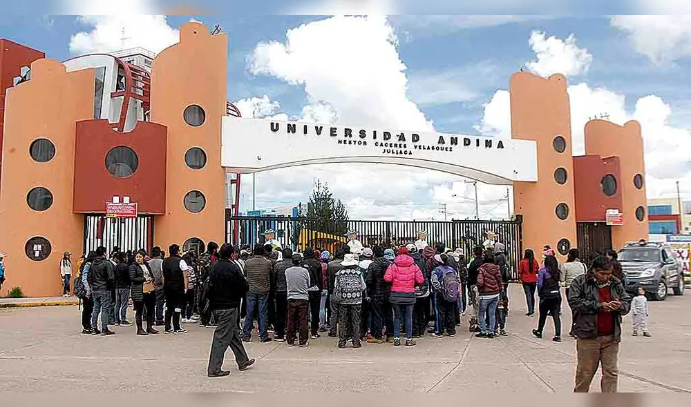 SIN ALUMNOS. Universidad Andina va camino a desaparecer tras quedarse sin estudiantes. SIN ALUMNOS. Universidad Andina va camino a desaparecer tras quedarse sin estudiantes.