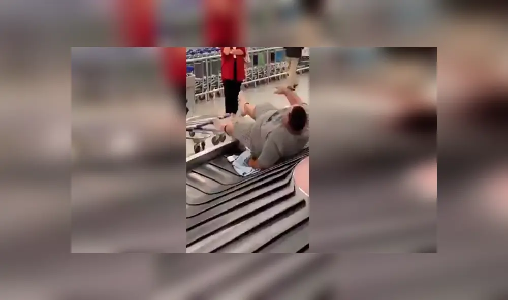 Video es viral en Facebook. El hombre esperaba su maleta tranquilamente, sin sospechar que sería víctima de una broma sumamente cruel. Foto: Captura.