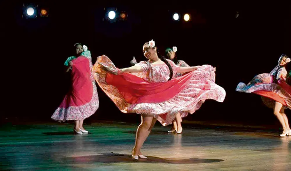 Altiplano. Miembros de la compañía de Bolivia.