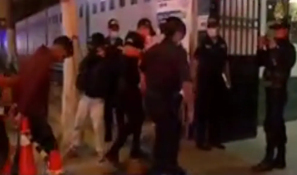 Sujetos fueron llevados a la comisaría al ser reconocidos por sus víctimas. Foto: captura de Canal N