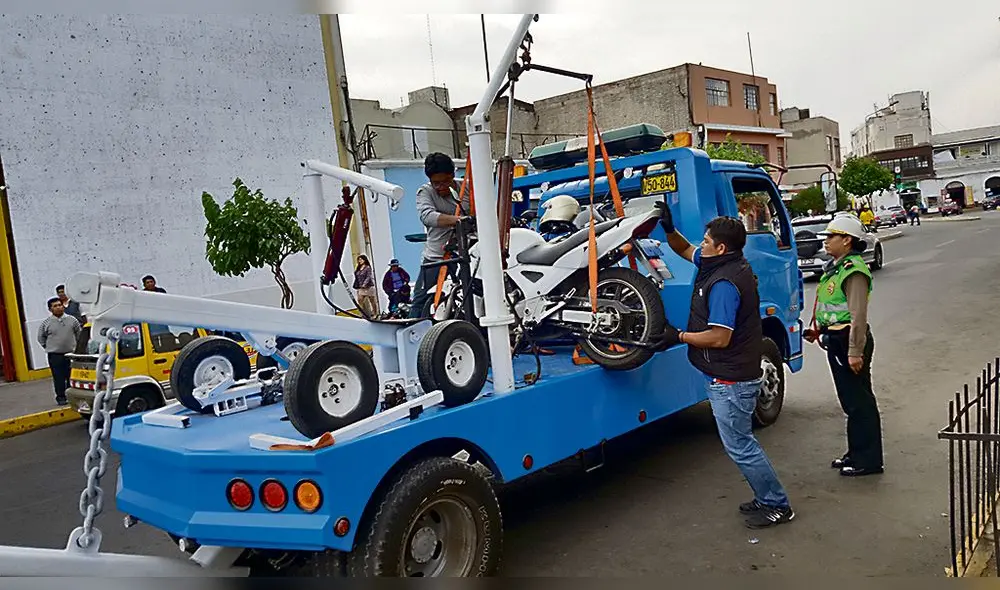 Beneficiadas. Empresas cuestionadas brindaron servicios por más de 5 años. Beneficiadas. Empresas cuestionadas brindaron servicios por más de 5 años.