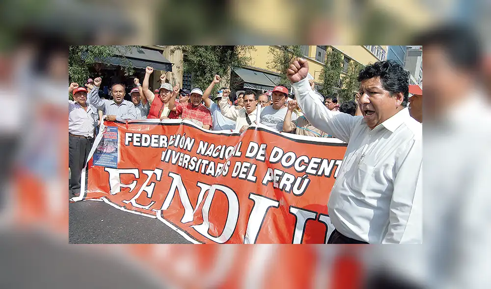 Reclamo. Catedráticos llevan esperando varios años que se concrete aumento de sus salarios. Reclamo. Catedráticos llevan esperando varios años que se concrete aumento de sus salarios.