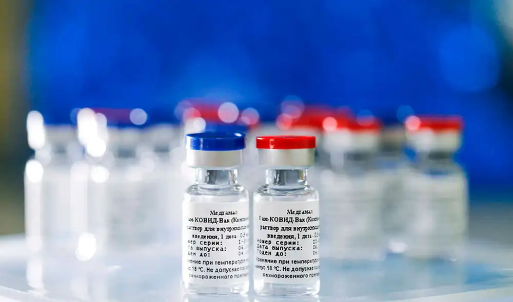 Sputnik V fue registrada en Rusia el 11 de agosto de 2020 y consta de dos dosis que se aplican con un intervalo de 21 días. Foto: AFP