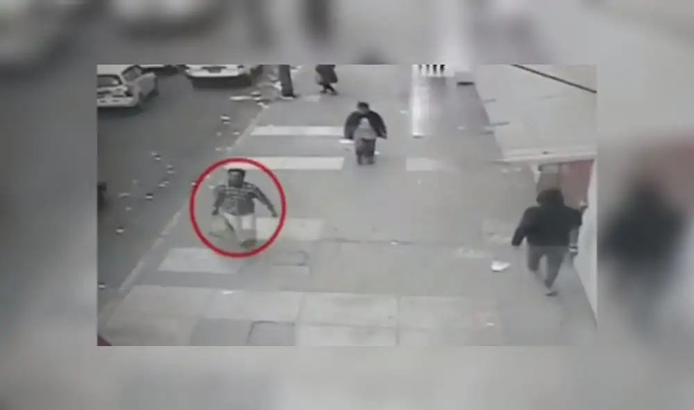 Joven fue visto por última vez con dirección al Mercado de Frutas en La Victoria. (Foto: Captura de video / América TV) Joven fue visto por última vez con dirección al Mercado de Frutas en La Victoria. (Foto: Captura de video / América TV)