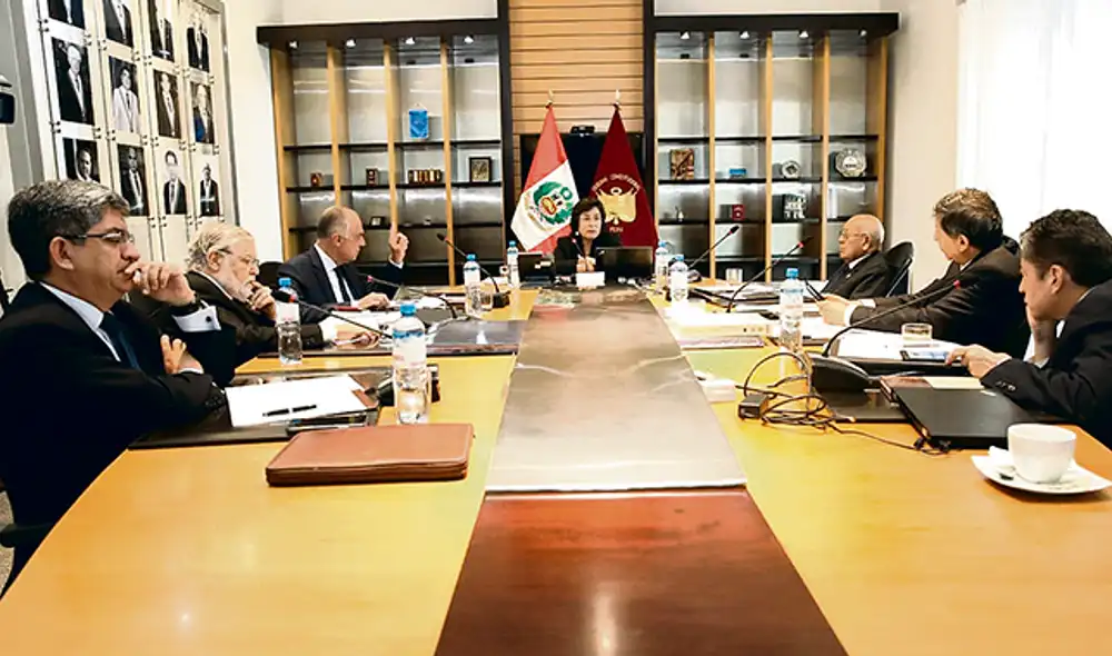 TC. Son siete magistrados, seis con mandato vencido. Congreso pretende cambiarlos en octubre. Foto: TC. TC. Son siete magistrados, seis con mandato vencido. Congreso pretende cambiarlos en octubre. Foto: TC.