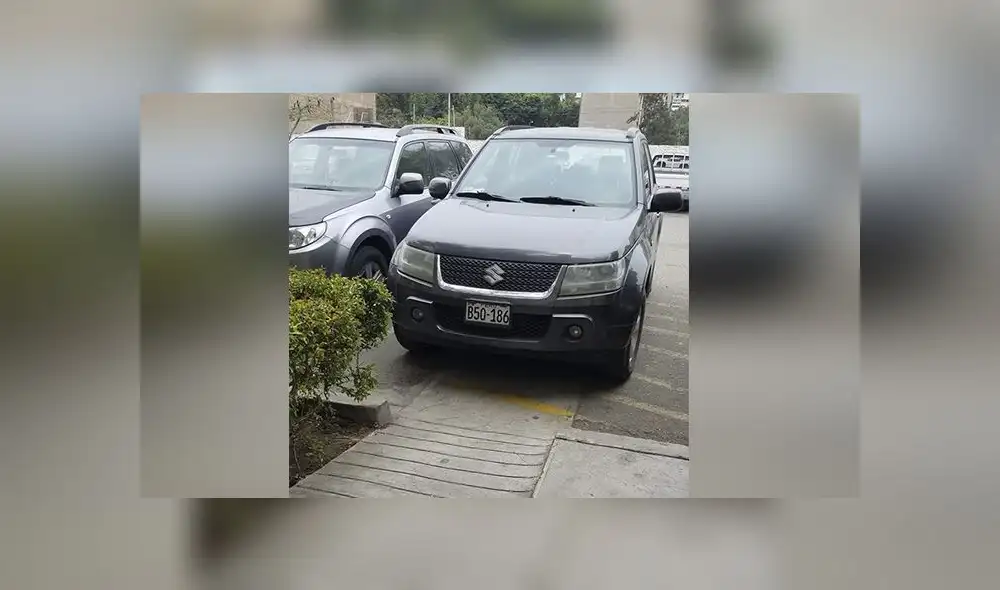 #YoDenuncio: chofer se estaciona cerca rampas para discapacitados y bloquea su pase #YoDenuncio: chofer se estaciona cerca rampas para discapacitados y bloquea su pase