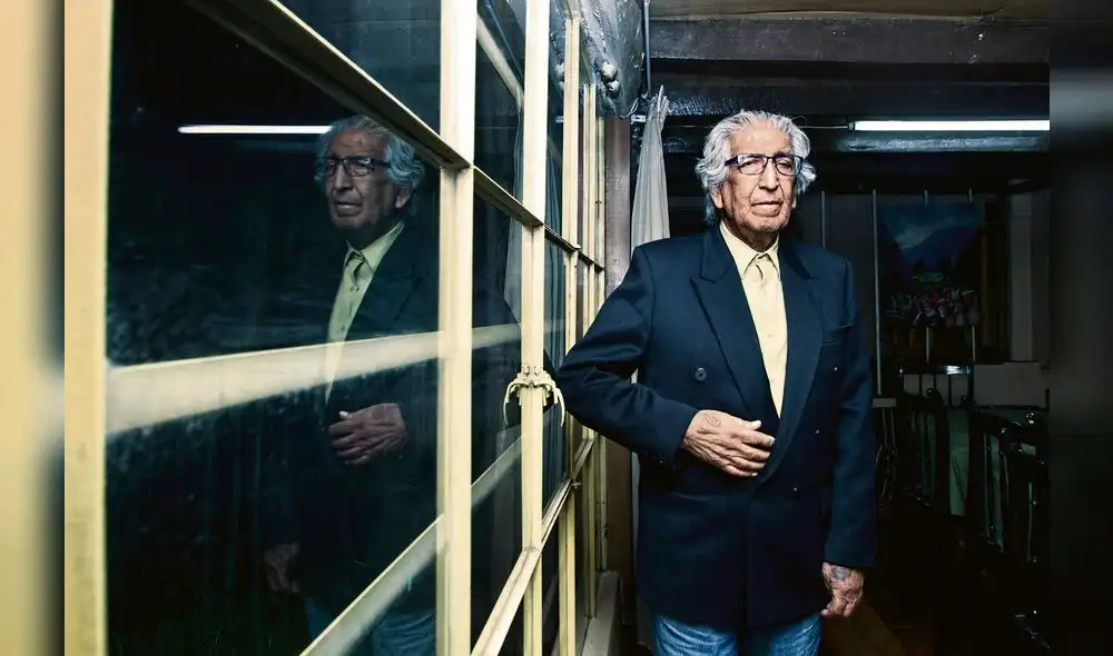 JORGE  FLORES  OCHOA  