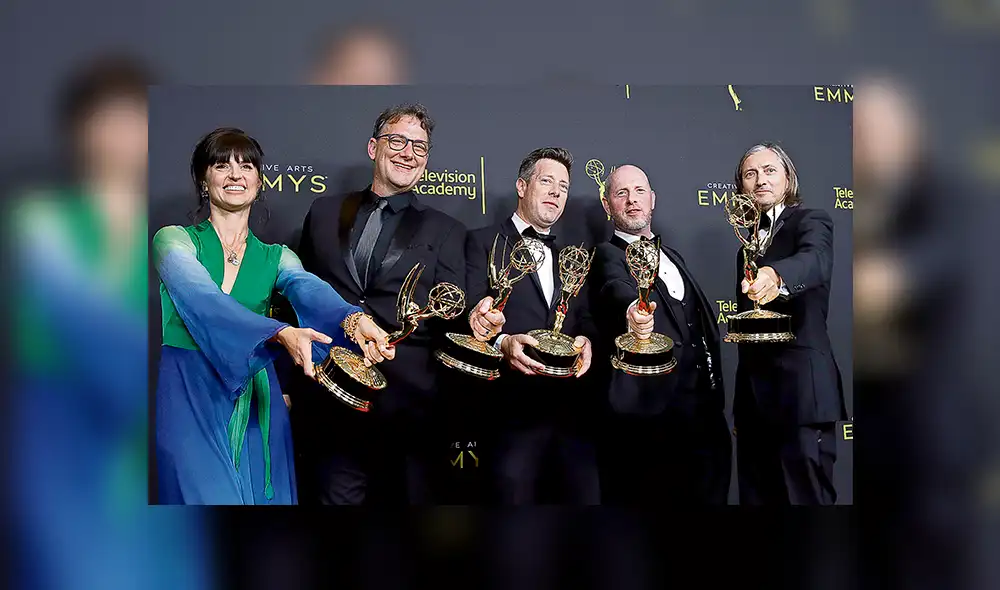 Emmys creativos. Onnalee Blank, Mathew Waters, Simon Kerr, Danny Crowley y Ronan Hill.