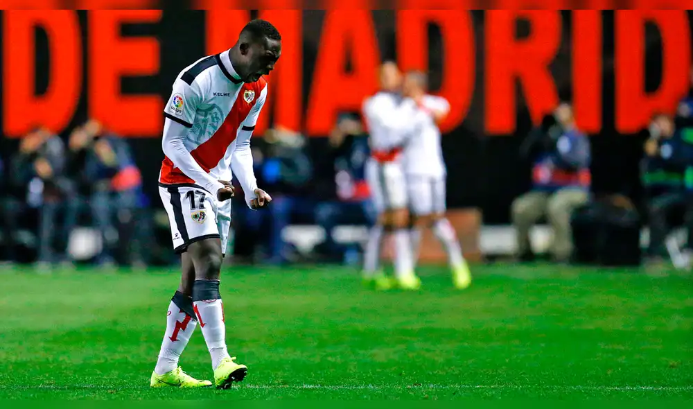 Luis Advíncula busca salir del Rayo Vallecano.