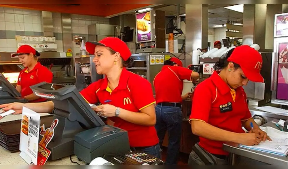 Trabajadores de McDonald’s anuncian huelga por acoso sexual 