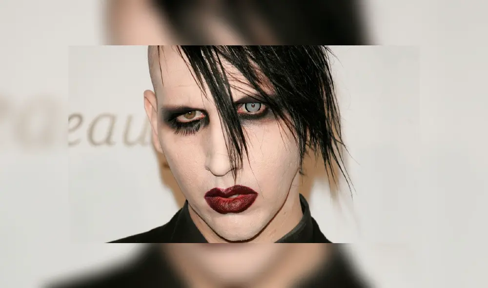 Youtube: Critican a Marilyn Manson por utilizar rifle falso en concierto [VIDEO]