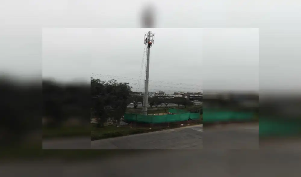 Instalación de antena de telefonía deteriora área verde 