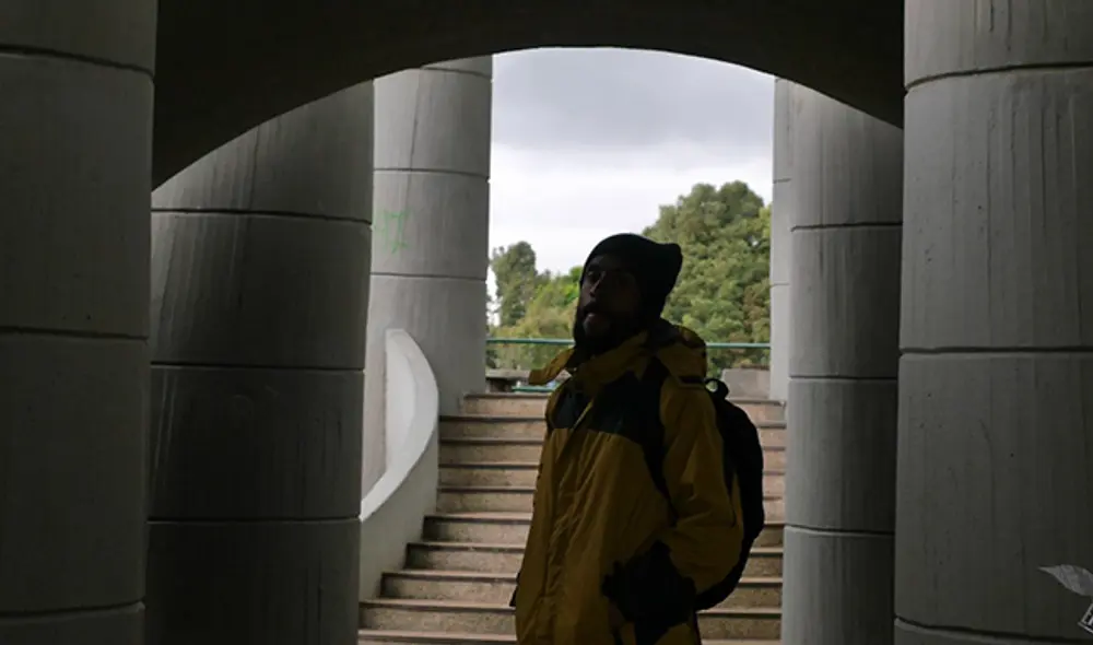 Desde Colombia, Rebel. Desde Colombia, Rebel.