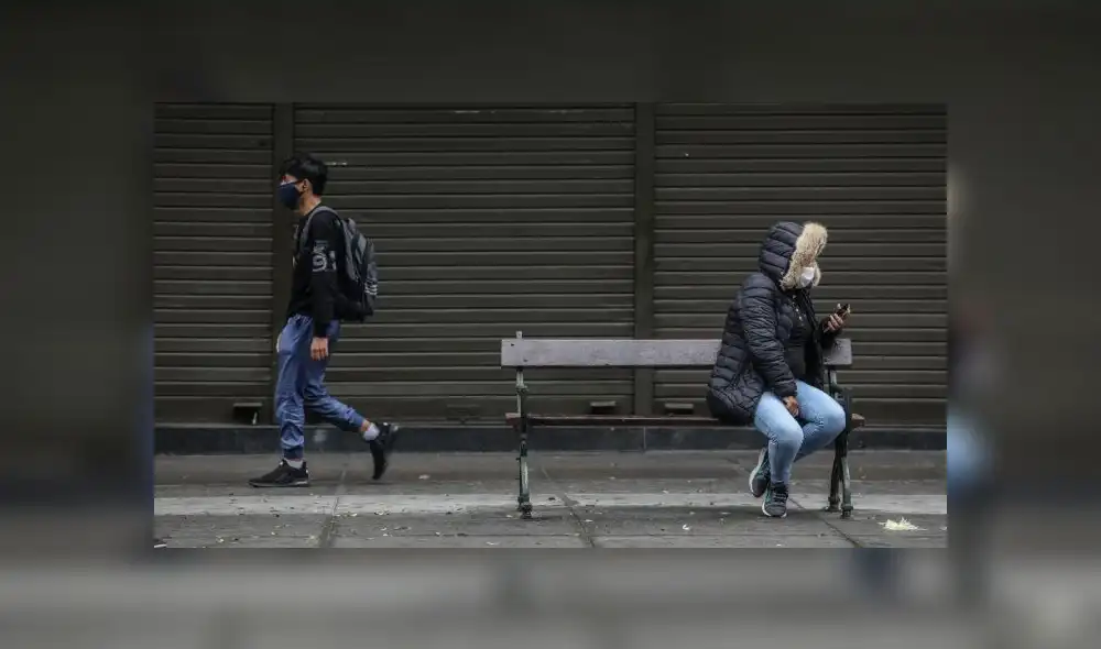 Los mismos ciudadanos que culpan a la población de la falta de control estatal de la COVID-19 consideran que sí cumplen con las normas de bioseguridad. Foto: Aldair Mejía/La República Los mismos ciudadanos que culpan a la población de la falta de control estatal de la COVID-19 consideran que sí cumplen con las normas de bioseguridad. Foto: Aldair Mejía/La República