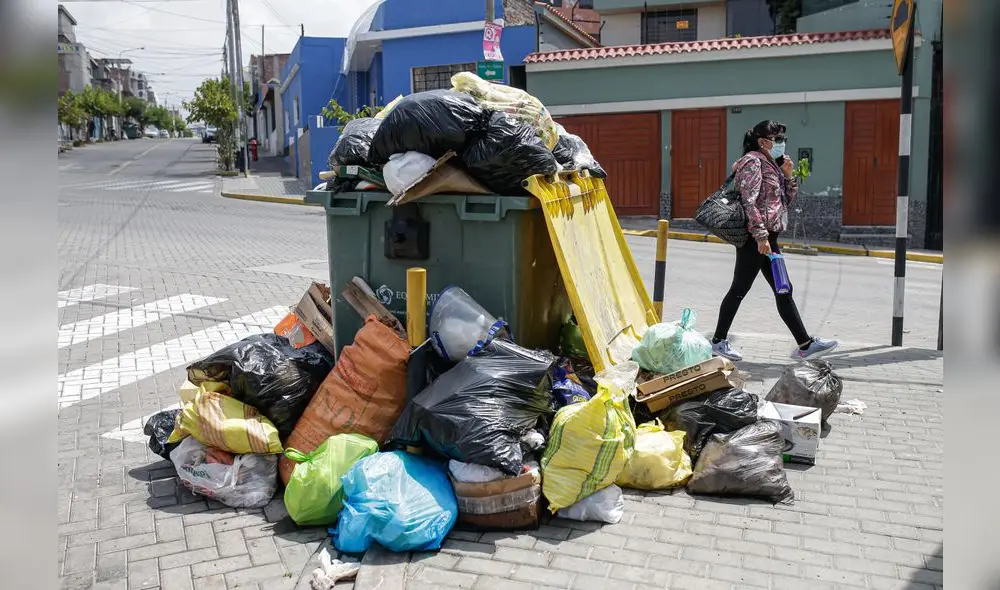 grave. Basura se acumula en calles de Alto Selva Alegre.