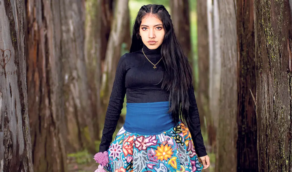 “La música está en todo mi entorno. Y Ayacucho es un lugar muy alegre con música y arte,” sostiene Renata Flores.