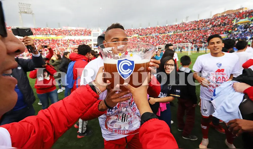 Cienciano sació su sed por retornar al fútbol profesional.