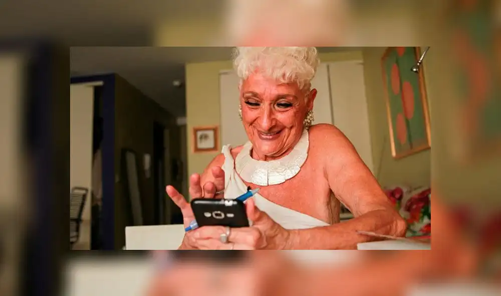 Mujer de 83 años utiliza Tinder. Foto: difusión.