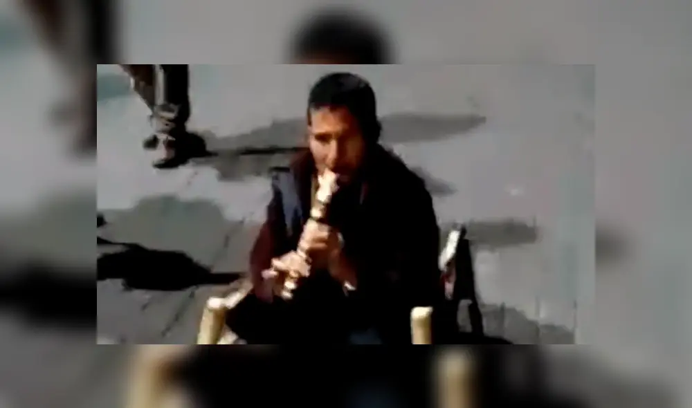 En Facebook, un hombre sorprendió a los transeúntes al interpretar ‘Lo olvidé’ del cantante peruano Pedro Suárez Vértiz.