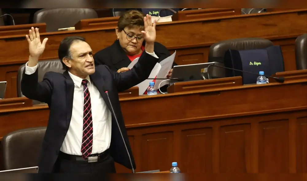 Héctor Becerril es parte de la Comisión Permanente del disuelto Congreso. Foto: La República.