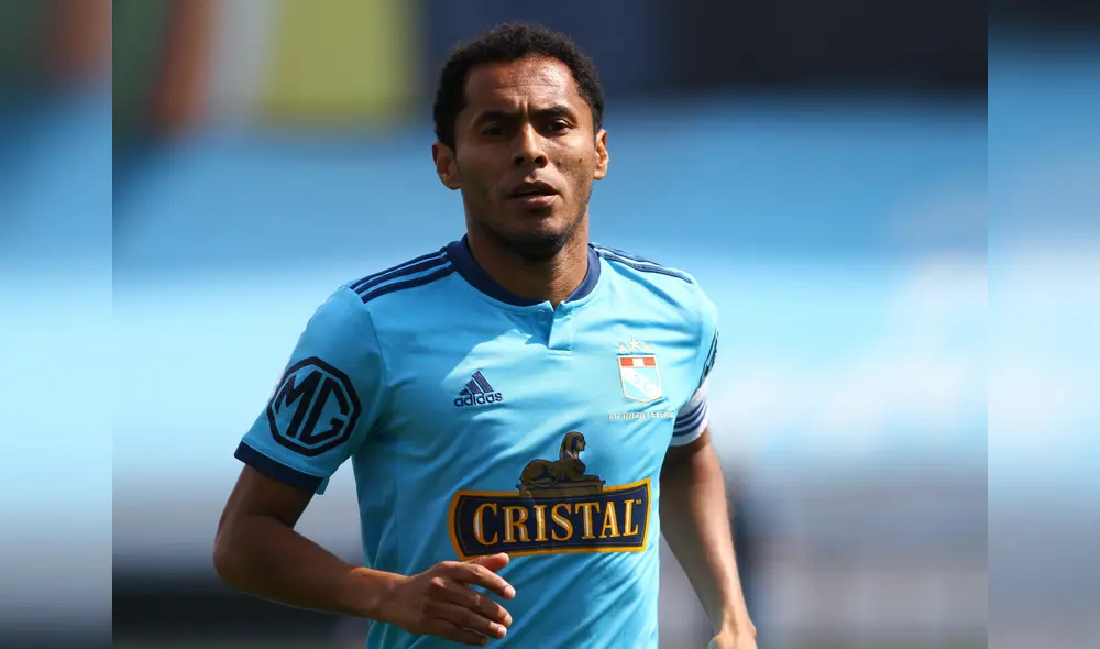 Lobatón ganó cinco títulos nacionales con el club celeste. Lobatón ganó cinco títulos nacionales con el club celeste.