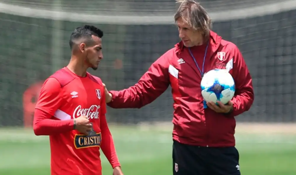 Gareca probó a Trauco en la posición de Yoshimar Yotún.