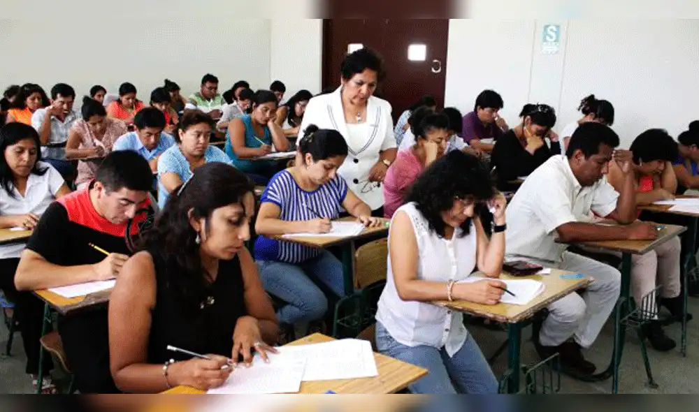 22 mil docentes concursan por 37 mil plazas de nombramiento