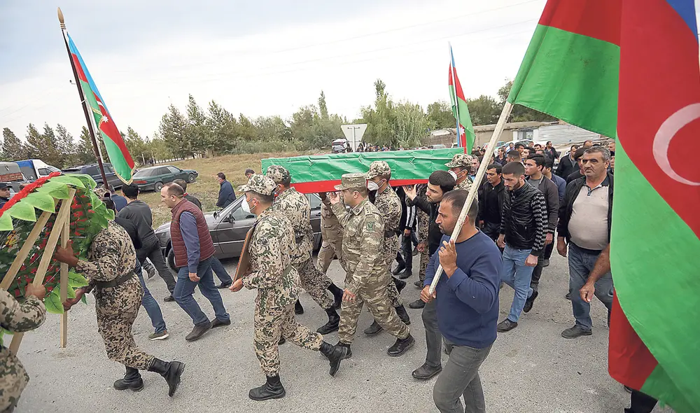 Pie de lucha. Enfrentamiento va por su quinto día. Foto: EFE
